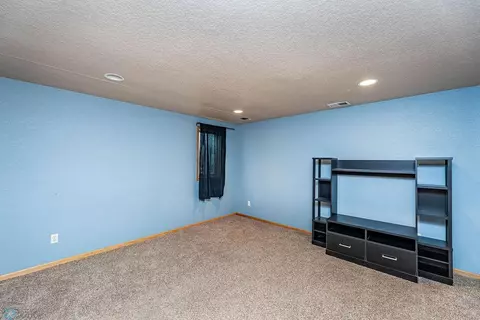 505 Jackson Ave E, Lisbon, ND 58054 photo 37