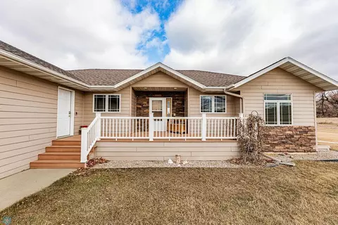 505 Jackson Ave E, Lisbon, ND 58054 photo 3