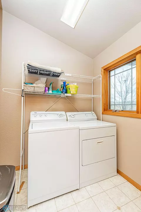 505 Jackson Ave E, Lisbon, ND 58054 photo 14