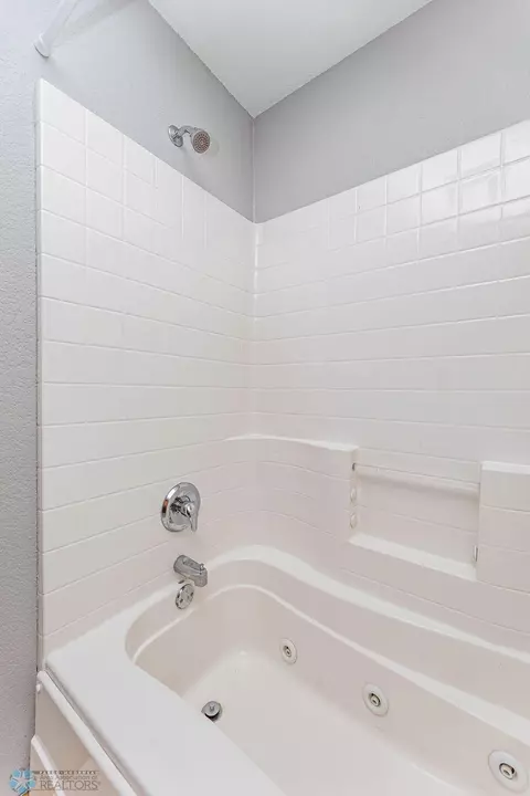 505 Jackson Ave E, Lisbon, ND 58054 photo 28