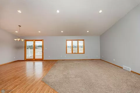 505 Jackson Ave E, Lisbon, ND 58054 photo 12