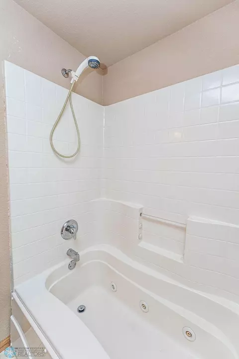 505 Jackson Ave E, Lisbon, ND 58054 photo 42