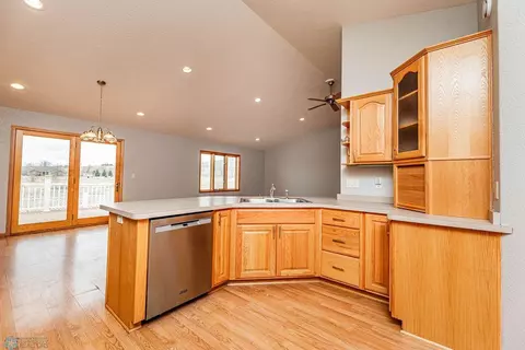 505 Jackson Ave E, Lisbon, ND 58054 photo 10