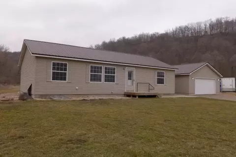 622 Wildcat Dr, Plum City, WI 54761