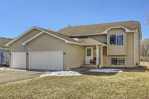 311 Arabian Ln SE, Isanti, MN 55040
