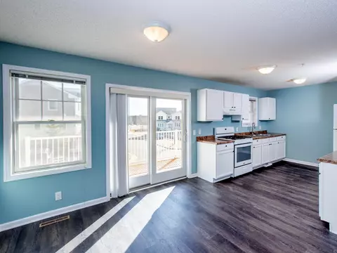 604 Gateway Pl, Woodbury, MN 55129