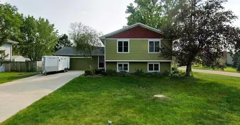 720 Clearbrook Ln, Vadnais Heights, MN 55127