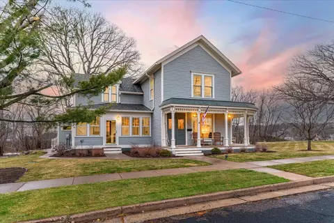 227 Pine St, Hudson, WI 54016