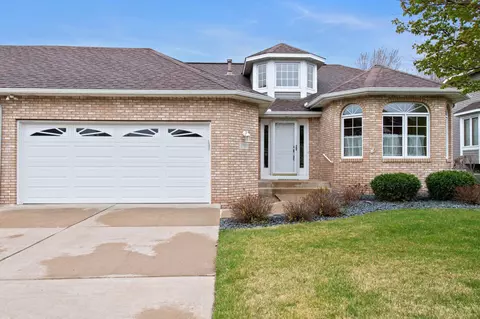2951 Linden Dr, New Brighton, MN 55112