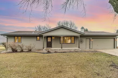 133 Windsor Dr, Le Sueur, MN 56058