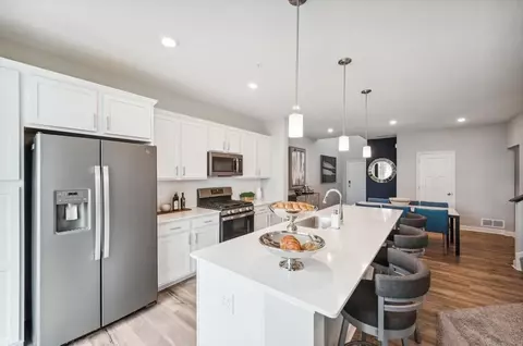 2031 Tyrone Dr, Shakopee, MN 55379