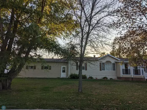 329 N 5th St, Warren, MN 56762 photo 18