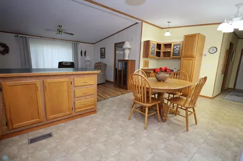 329 N 5th St, Warren, MN 56762 photo 12