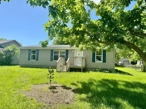 606 11th St SW, Little Falls, MN 56345