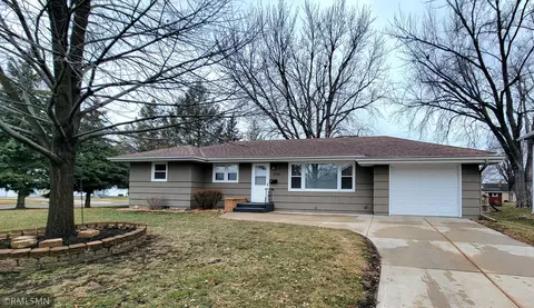 635 7th Ave W, Shakopee, MN 55379