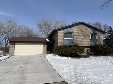 12096 Robin Rd, Maple Grove, MN 55369