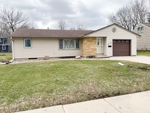 217 Clary St W, Worthington, MN 56187