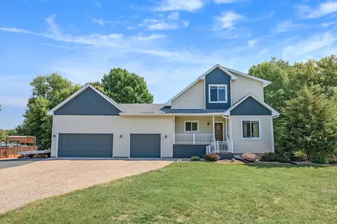 28307 Lakeside Ln, Lindstrom, MN 55045
