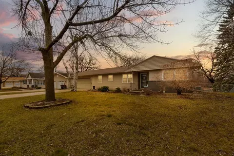 1817 Brookside Cir, Albert Lea, MN 56007