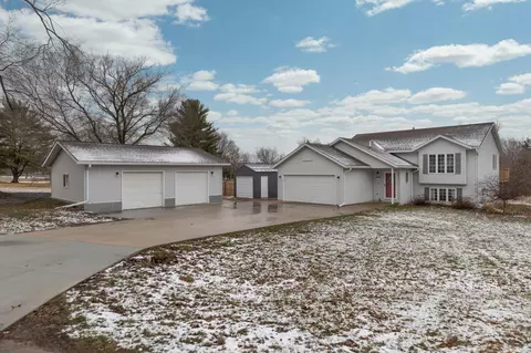 3421 Beaumont Ct SE, Rochester, MN 55904