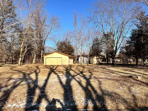 924 York Ave NW, Elk River, MN 55330