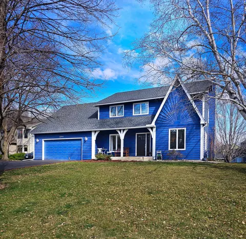 6441 Pleasant Park Dr, Chanhassen, MN 55317