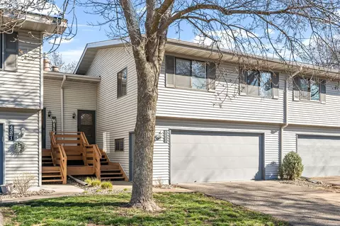 4223 Shirlee Ln N, Shoreview, MN 55126