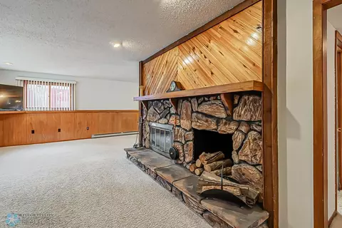 Living - 2008 29th Ave S, Fargo, ND 58103 photo 4 of 5