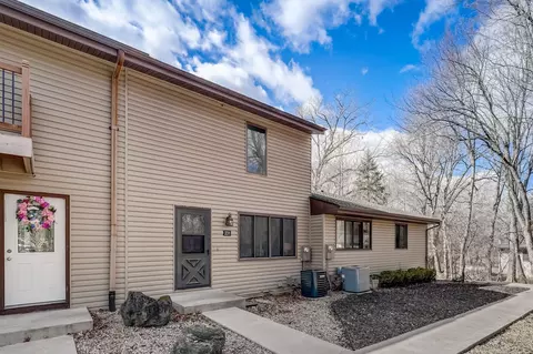 231 River Woods Ln, Burnsville, MN 55337