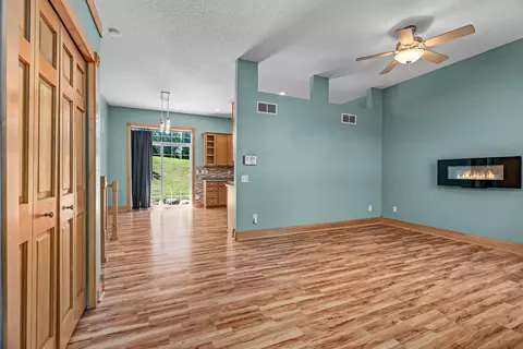932 Firethorne Trl, Jordan, MN 55352 photo 4