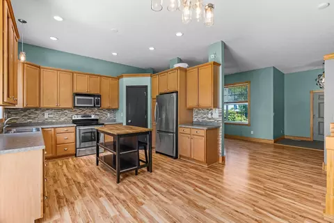 932 Firethorne Trl, Jordan, MN 55352 photo 7