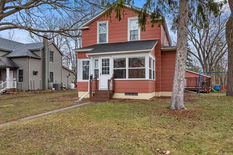 202 N 8th St, River Falls, WI 54022