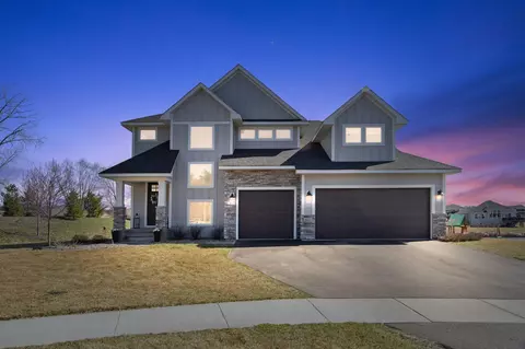 1421 Lee Cir, Hudson, WI 54016