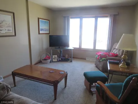 1122 13th St E, Glencoe, MN 55336 photo 6