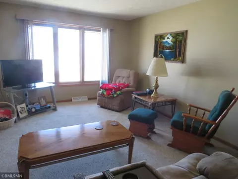 1122 13th St E, Glencoe, MN 55336 photo 7