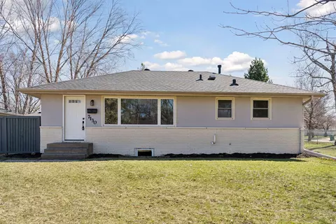 7130 France Ave N, Brooklyn Center, MN 55429