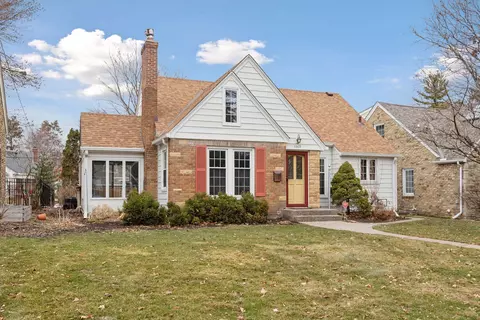 1369 Idaho Ave W, Falcon Heights, MN 55108