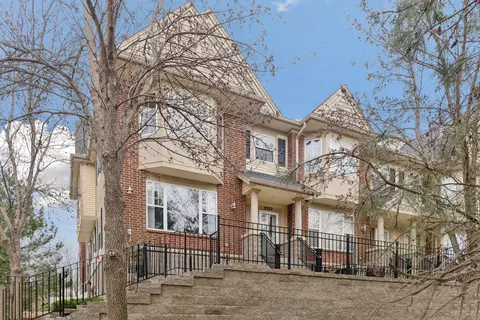 8377 Townsend Dr, Eden Prairie, MN 55344