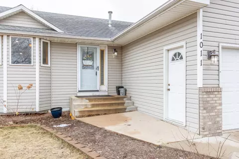 Exterior - 1011 Meadow St, Cologne, MN 55322 photo 2 of 8