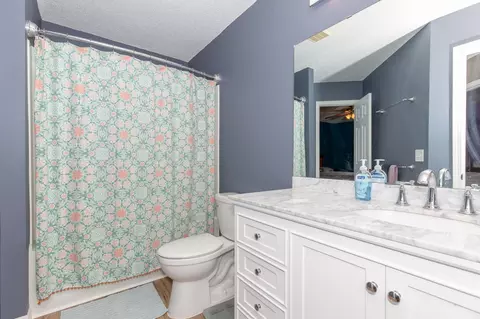 Bath - 1011 Meadow St, Cologne, MN 55322 photo 2 of 3
