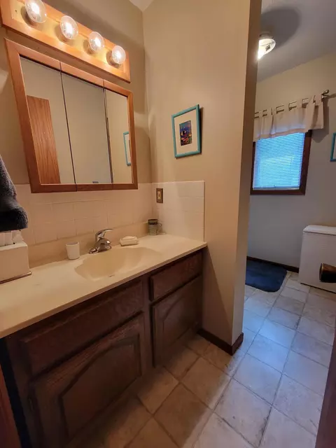 Bath - 55 2nd Ave NW, Harmony, MN 55939 photo 3 of 6