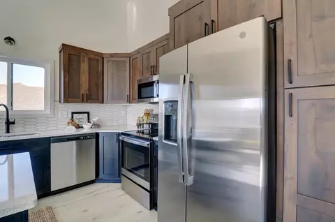 2584 Fulton Loop S, Fargo, ND 58104 photo 11