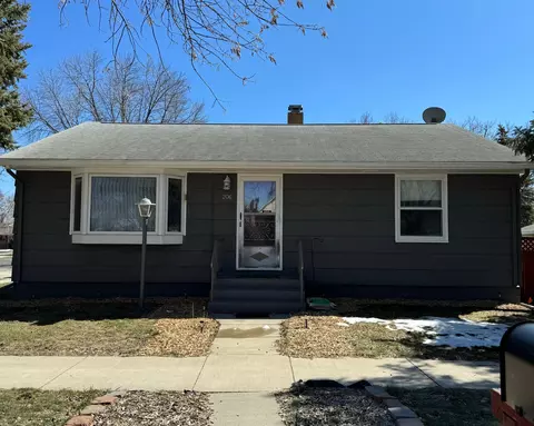 206 N A St, Marshall, MN 56258 photo 2