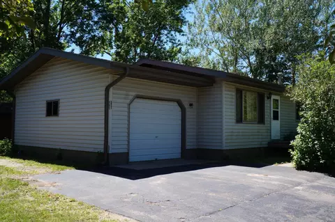 901 6th Ave SW, Little Falls, MN 56345