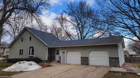 210 E Cottonwood St, Cottonwood, MN 56229