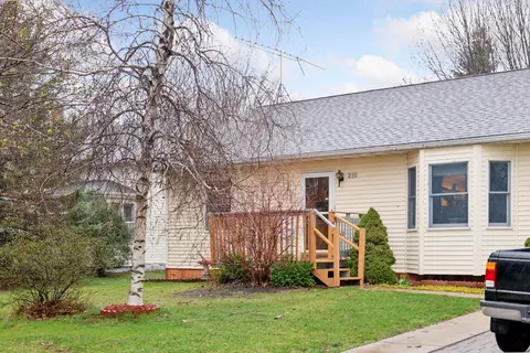 Exterior - 216 S 7th St, Saint Peter, MN 56082 photo 2 of 6