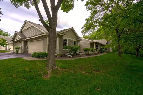 1585 Glenbeigh Pl, Woodbury, MN 55125