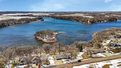 20755 Becker Lake Cir, Richmond, MN 56368