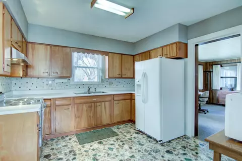 Kitchen - 205 4th Grant Blvd E, Wabasha, MN 55981 photo 2 of 4
