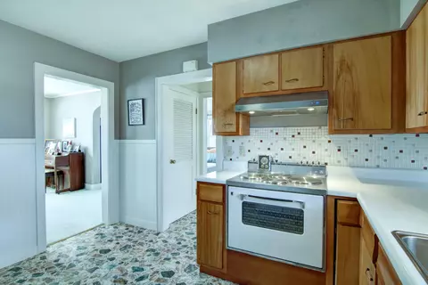 Kitchen - 205 4th Grant Blvd E, Wabasha, MN 55981 photo 3 of 4